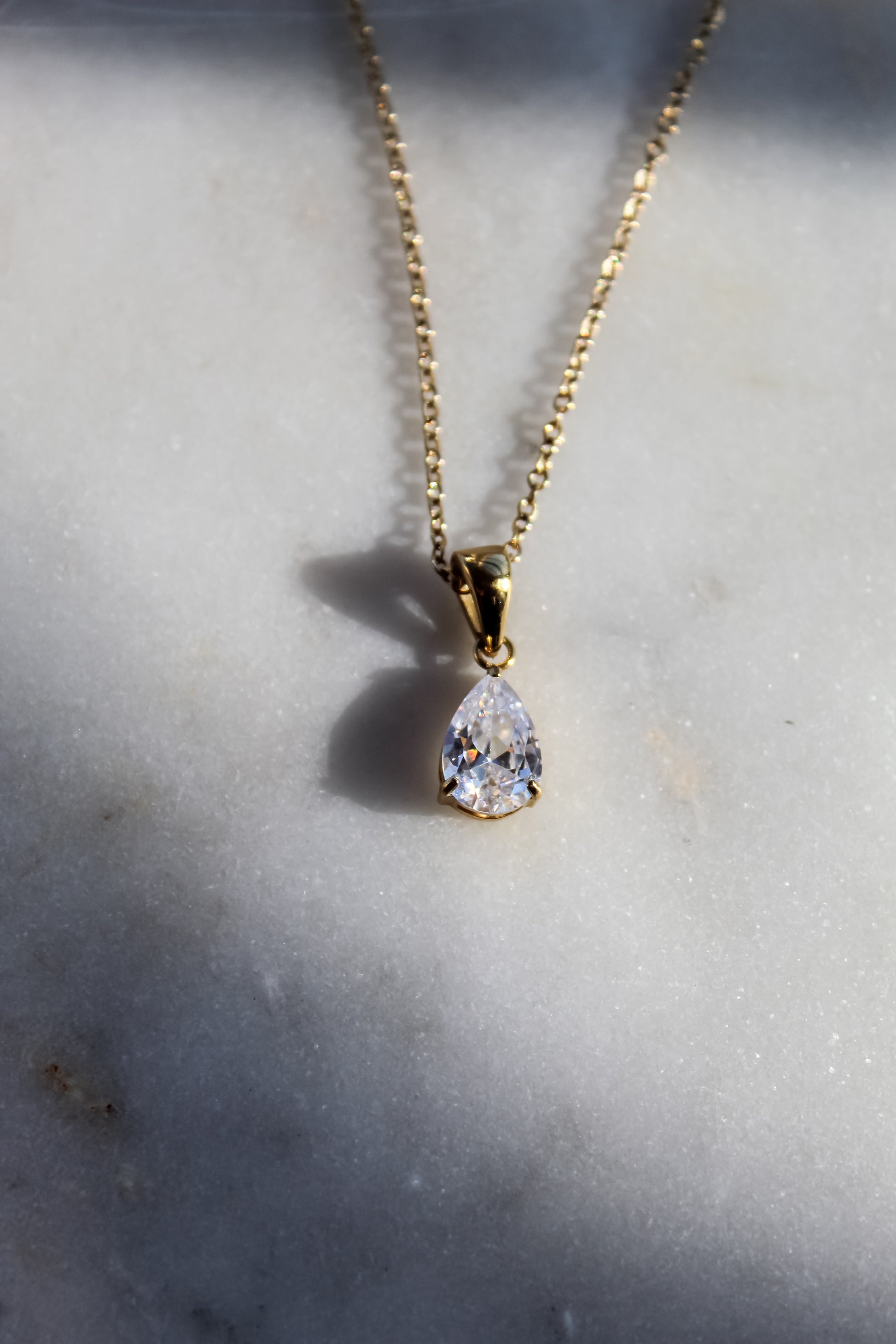 Teardrop Chain Necklace, Teardrop Pendant Necklace, Gold Necklace, Everyday Date Night, Simple Sparkle Necklace, Gift For Her, Teardrop Necklace